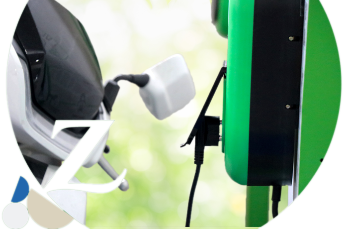 moto cargándose electricamente